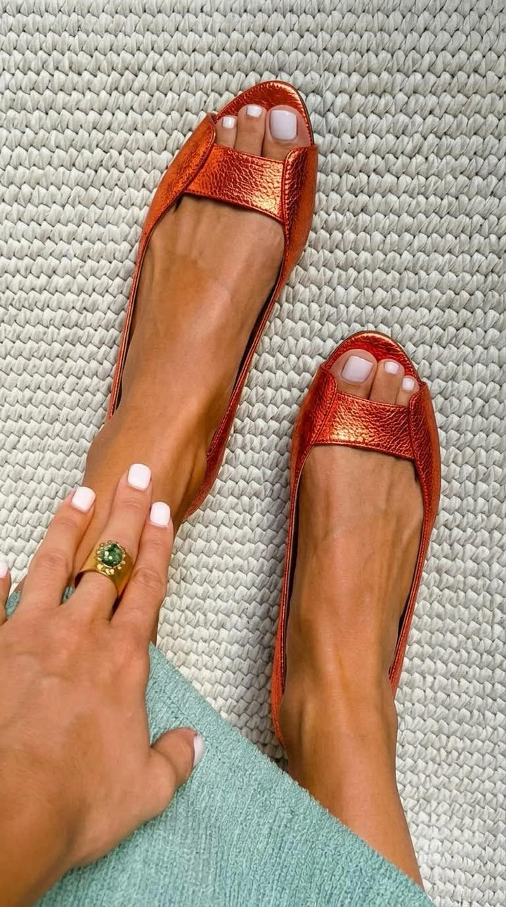 Adelina Sandalias Doradas Comfort Chic