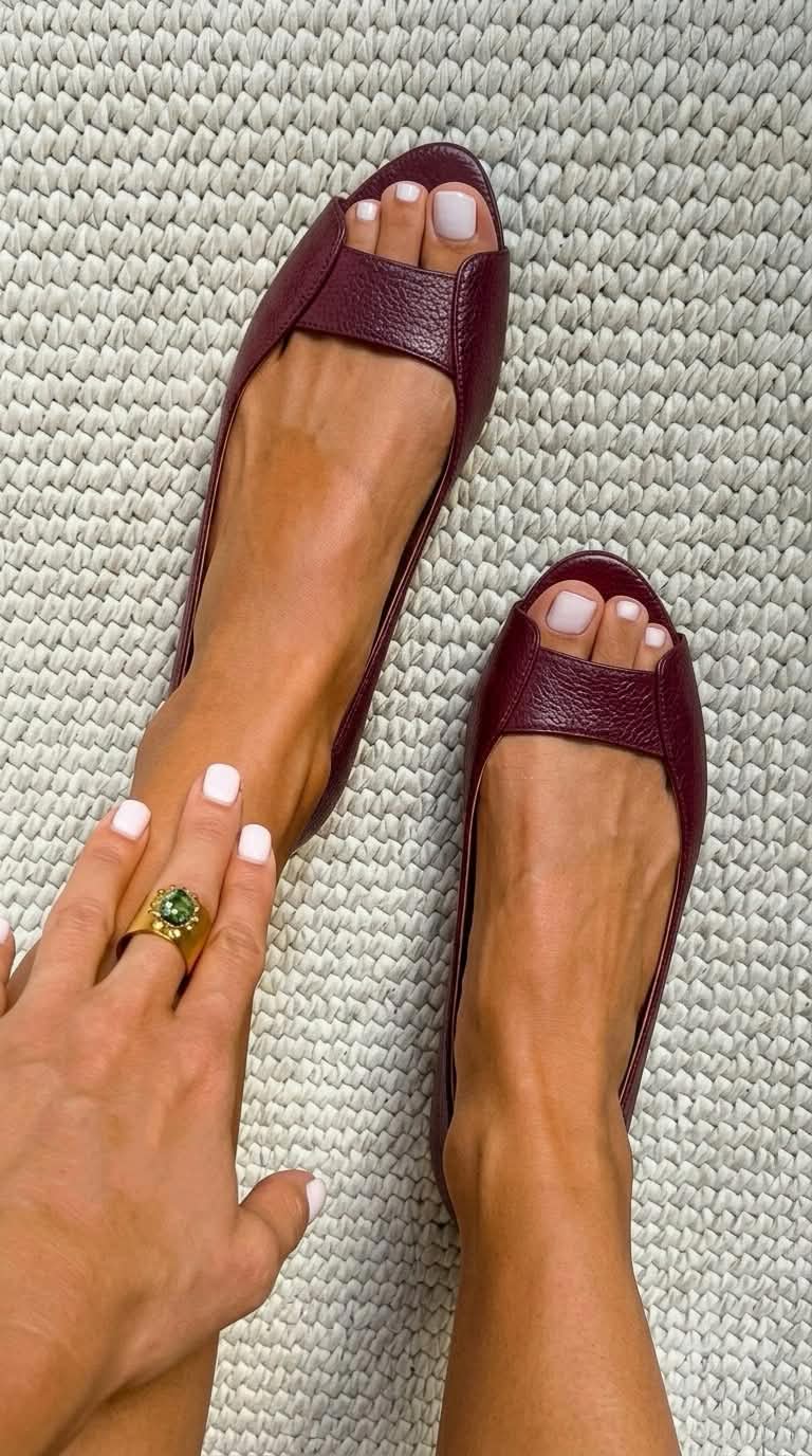 Adelina Sandalias Doradas Comfort Chic