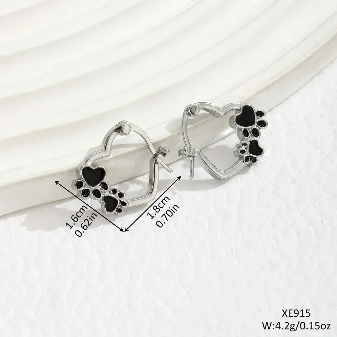 Pendientes Huggie con Huella de Corazón y Esmalte Negro